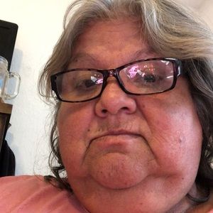 Meet your Posher, Dina